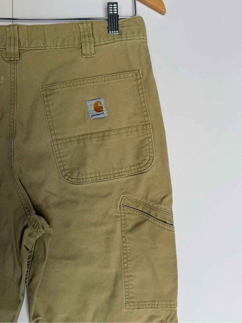 Carhartt Men's Relaxed Chinos in Khaki
